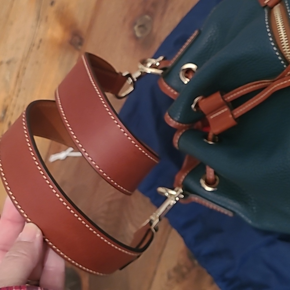 LIKE NEW DOONEY AND BOURKE BUCKET BAG AND MATCHING WALLET IN TEAL - Picture 10 of 12